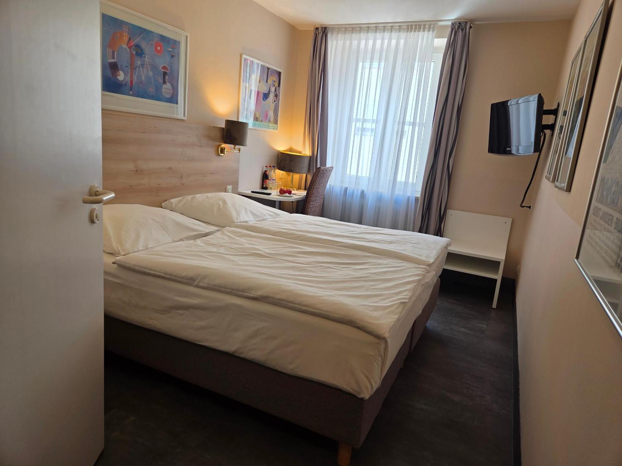 Hotel Garni "Am Ellinger Tor" Weißenburg in Bayern Extérieur photo