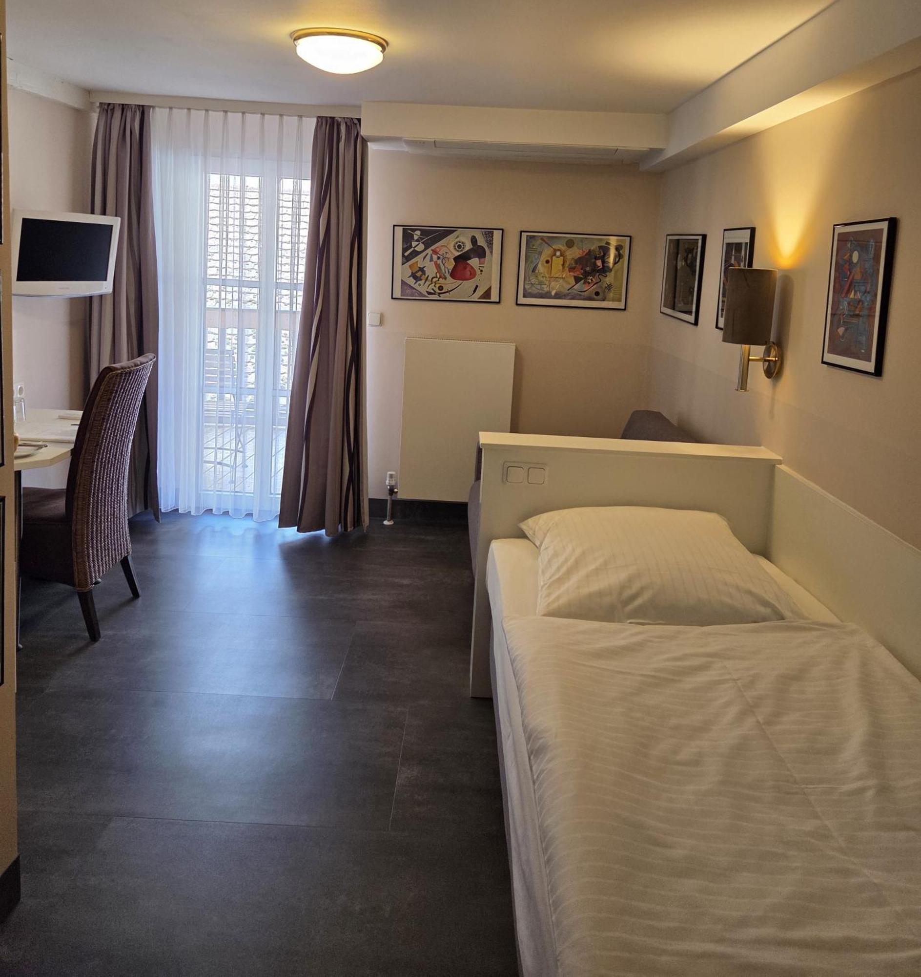 Hotel Garni "Am Ellinger Tor" Weißenburg in Bayern Extérieur photo