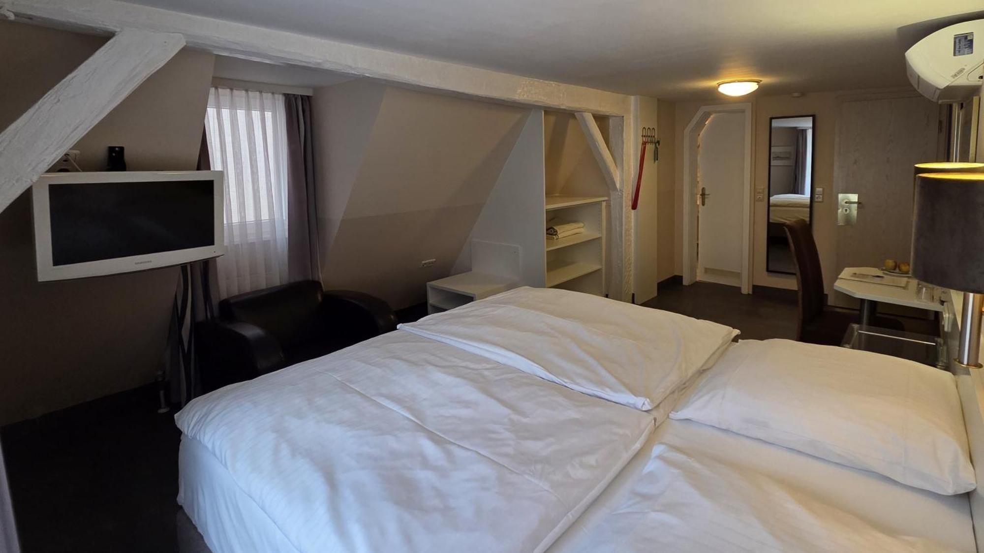 Hotel Garni "Am Ellinger Tor" Weißenburg in Bayern Extérieur photo