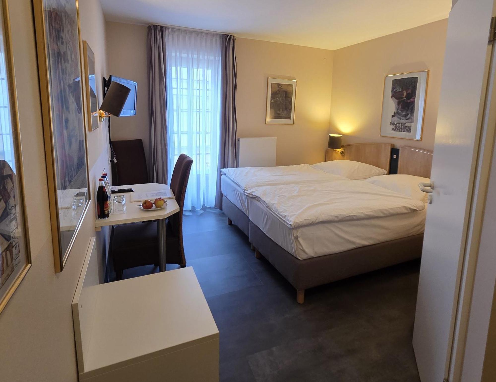 Hotel Garni "Am Ellinger Tor" Weißenburg in Bayern Extérieur photo